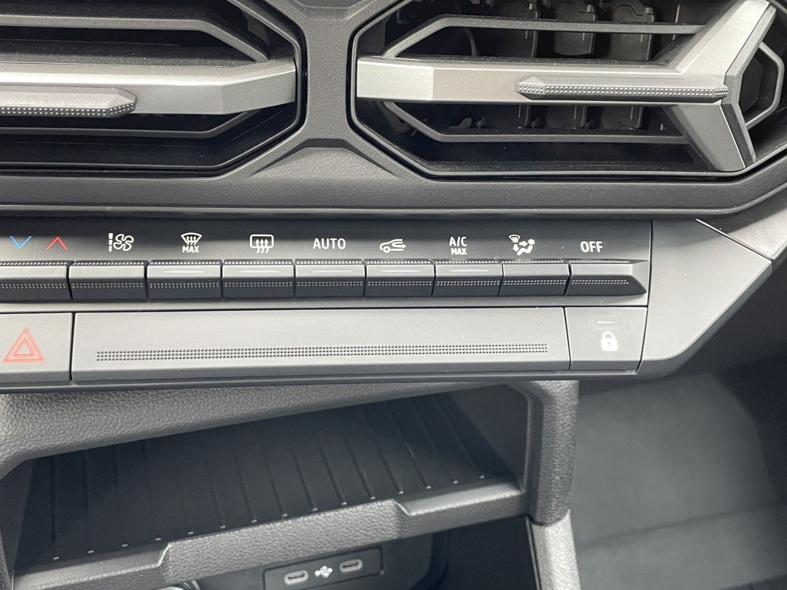 Dacia Duster TCe 130 Journey 4x4 - Samsaru's Car Outlet