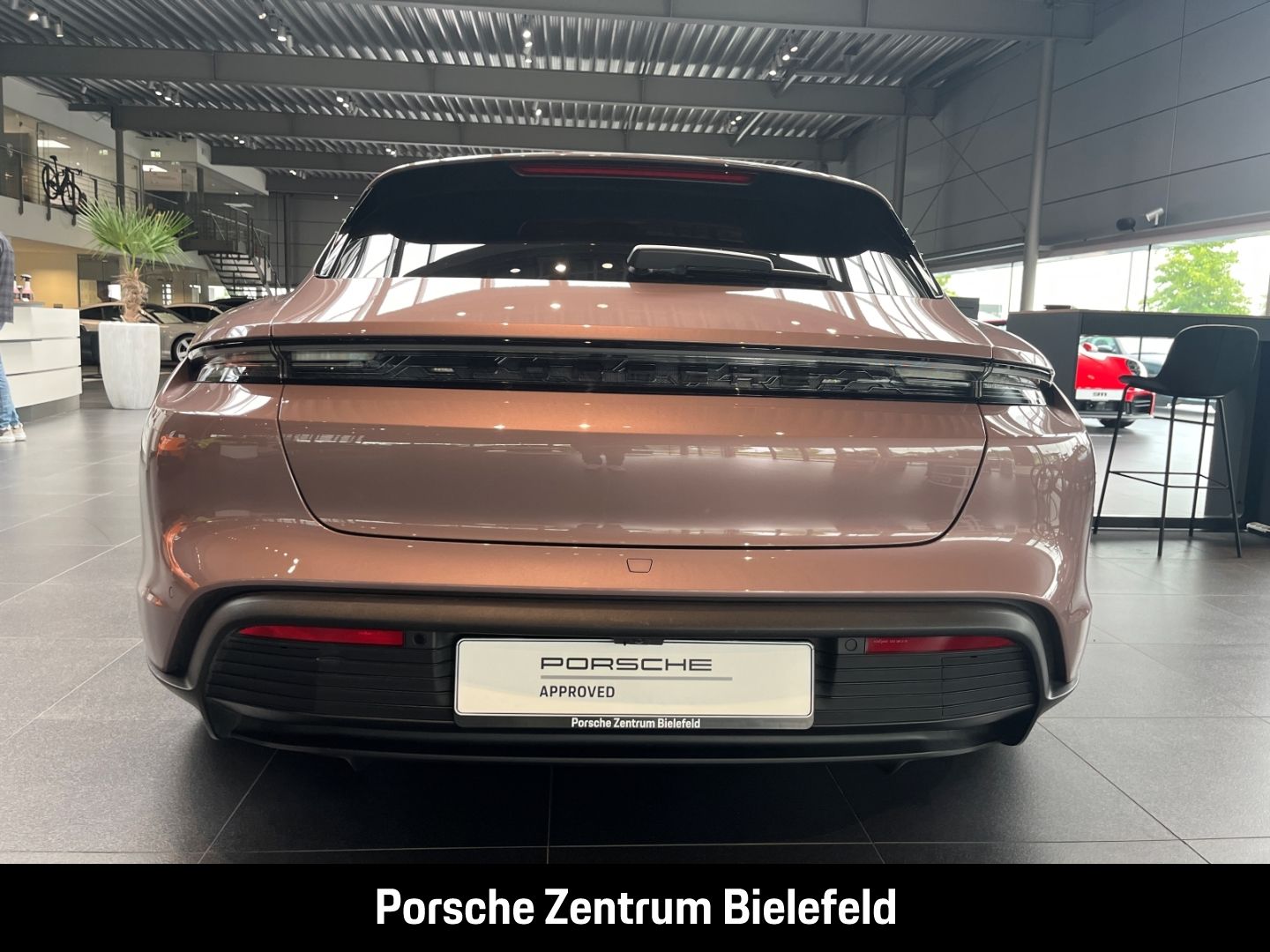 Porsche Taycan 4S Sport Turismo Frozenberrymetallic BOSE