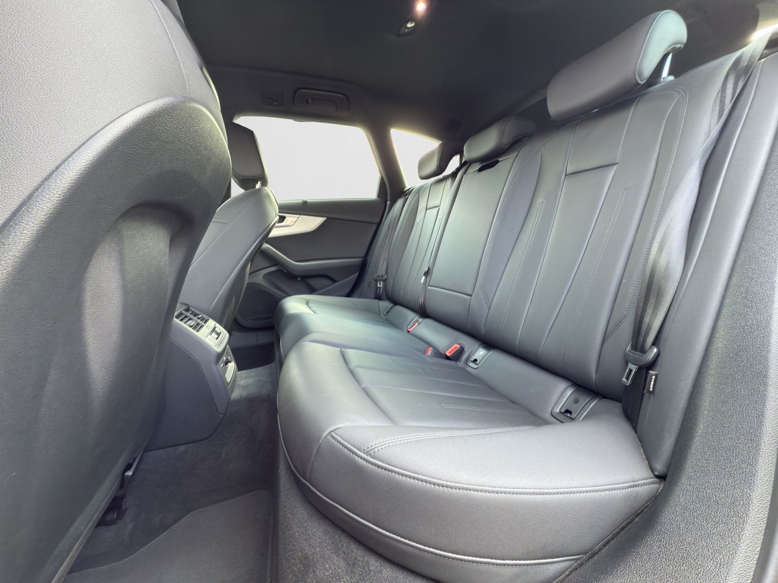 Audi A4 Avant 40 TDI advanced S tronic - Samsaru's Car Outlet