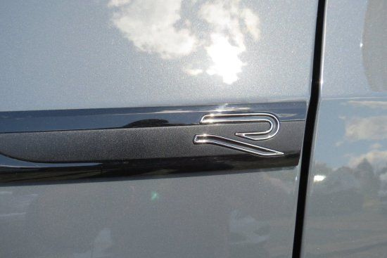 Volkswagen Golf VIII 2.0 TDI R-Line - Samsaru's Car Outlet