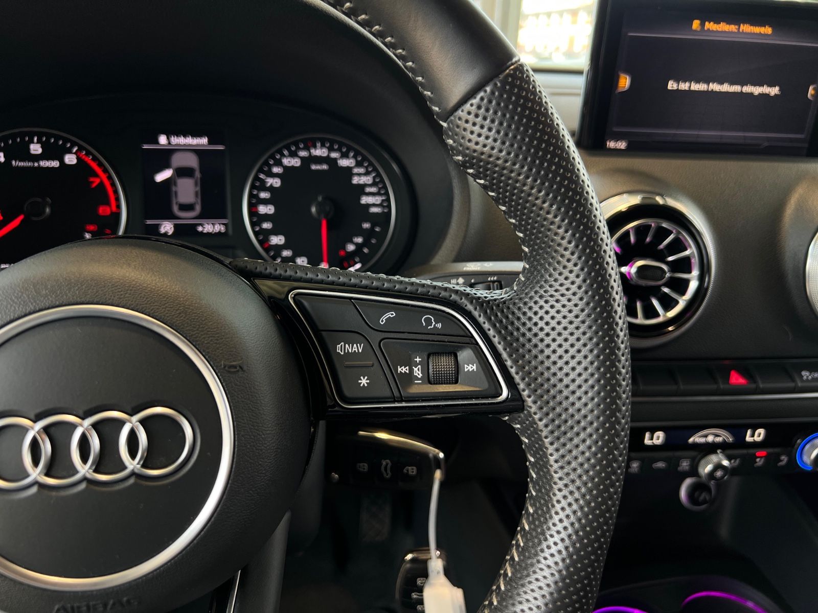 Audi A3 Limousine 30 TFSI S-Line - Samsaru's Car Outlet