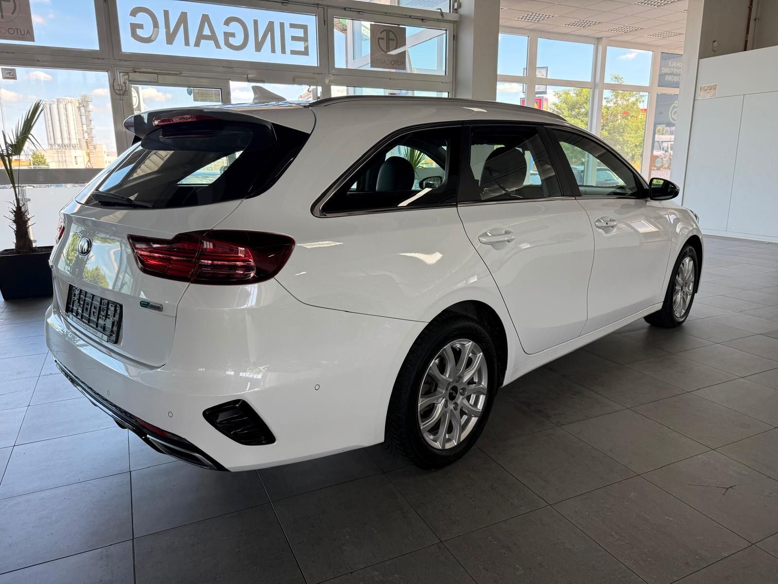 Kia cee'd Sportswagon Plug-in Hybrid Spirit - Samsaru's Car Outlet