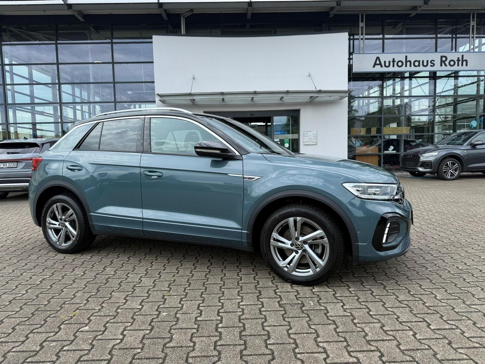 Volkswagen T-Roc 2.0 TDI R-Line - Samsaru's Car Outlet