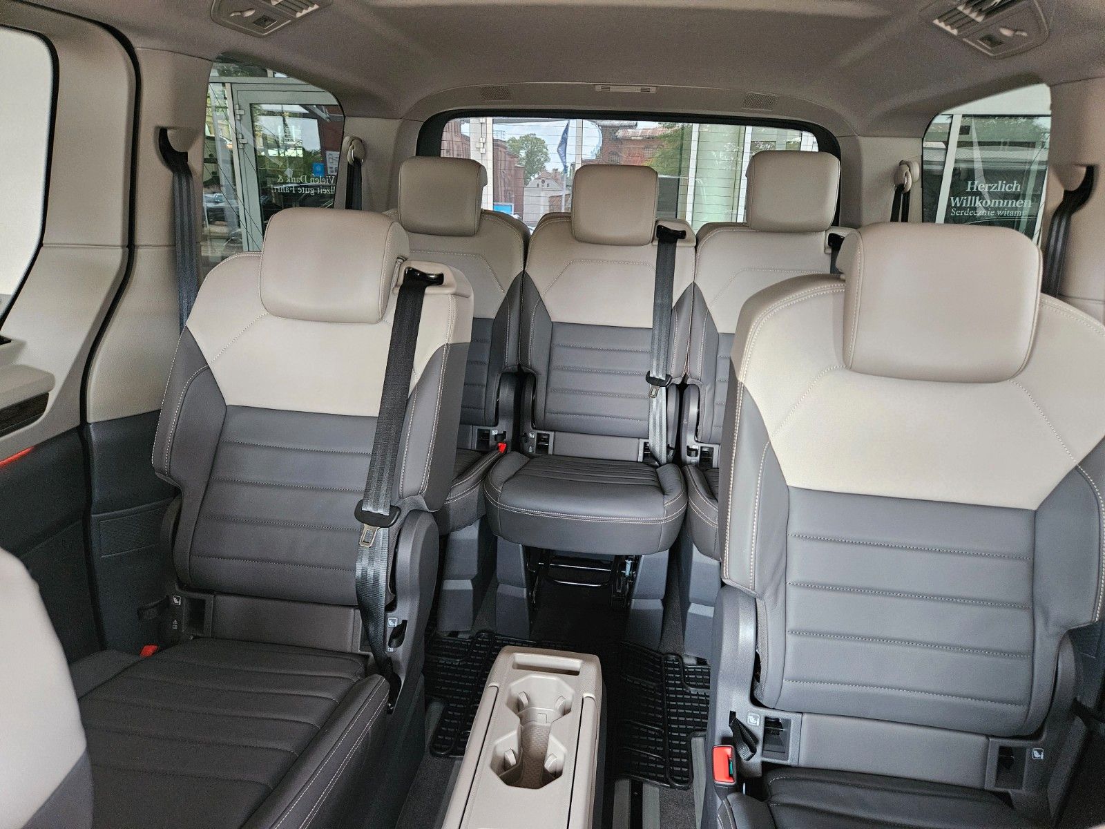 Volkswagen T7 Multivan 2.0 TDI SCR DSG Überhang Style - Samsaru's Car Outlet