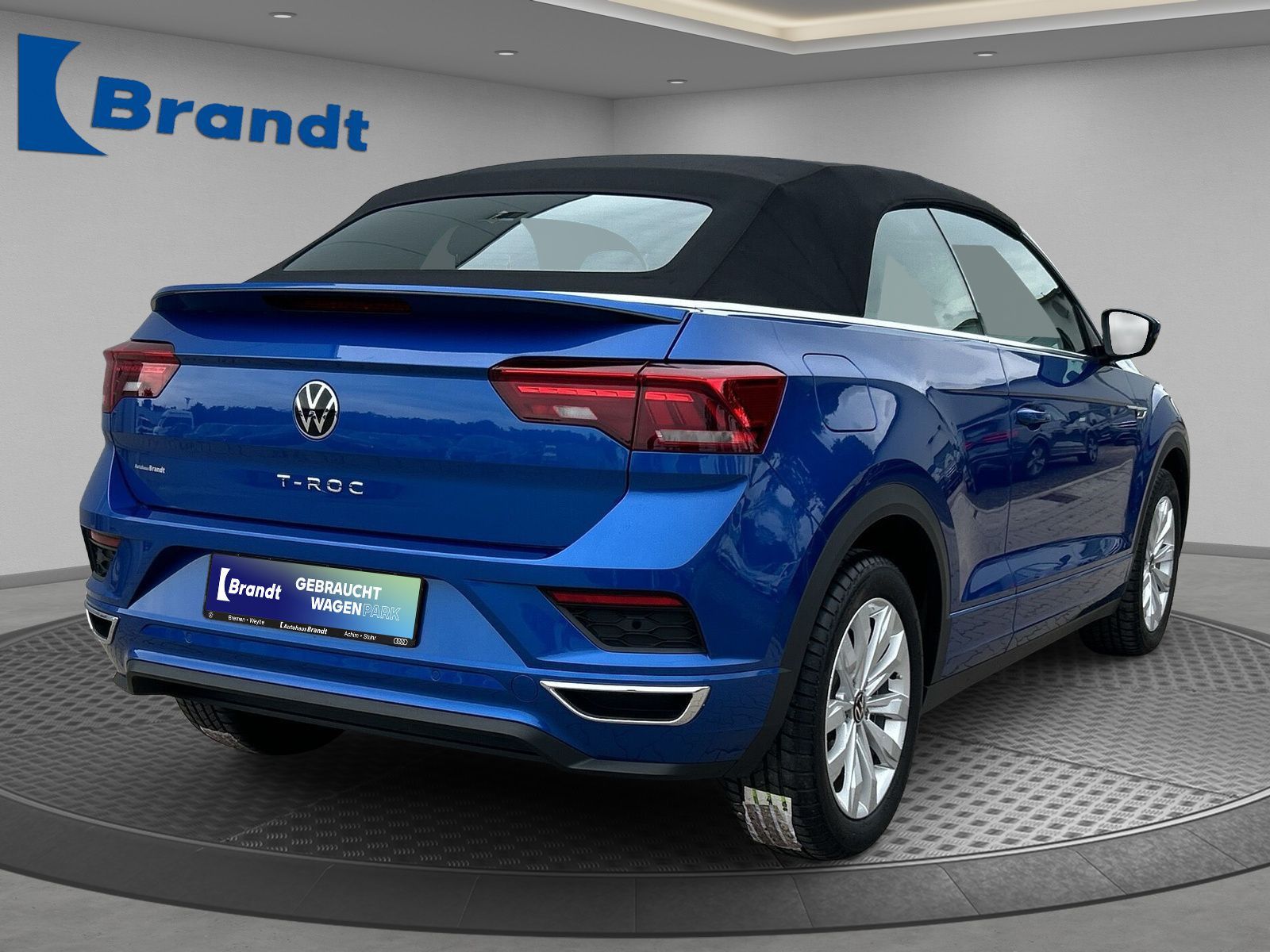 Volkswagen T-Roc R-LINE - Samsaru's Car Outlet
