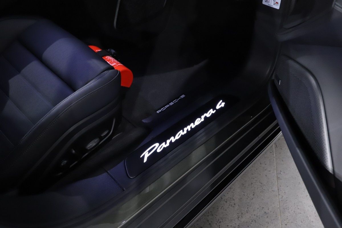 Porsche Panamera 4 E-Hybrid*SpDes*SpAbg*ACC*Pano*LED