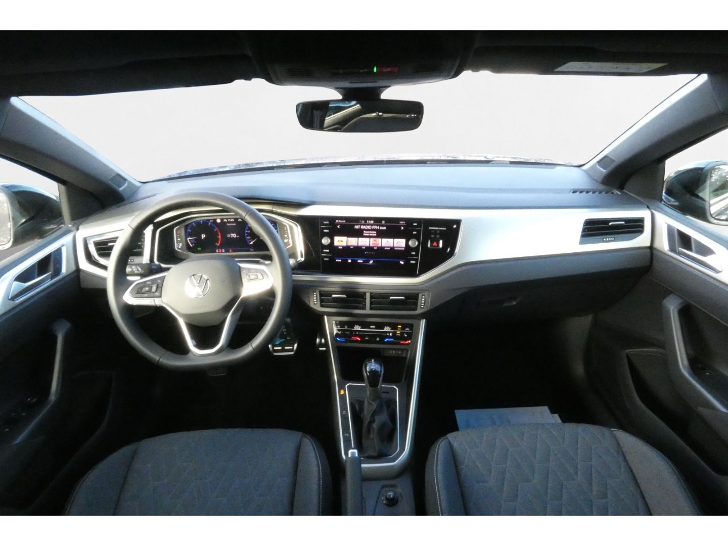 Volkswagen Taigo MOVE 1.0 l TSI DSG - Samsaru's Car Outlet
