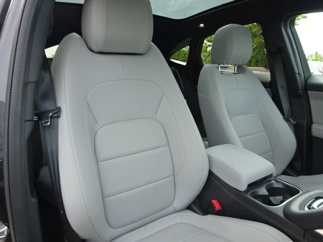 Jaguar E-Pace P300e R-DYNAMIC AWD Panorama