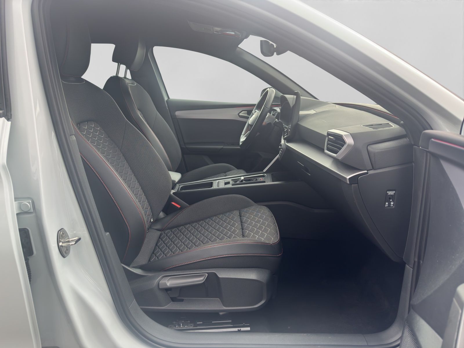 Seat Leon Sportstourer 2.0 TDI DSG FR NAVI ACC KAMERA