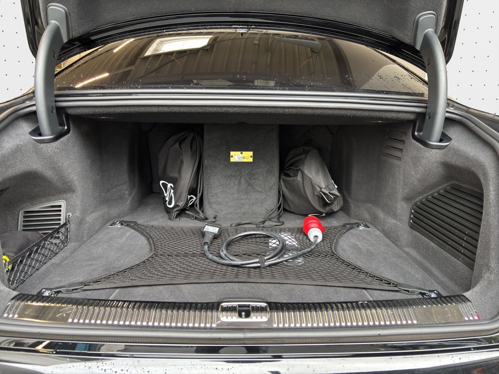 Audi A8 L 60 TFSIe quattro - Samsaru's Car Outlet