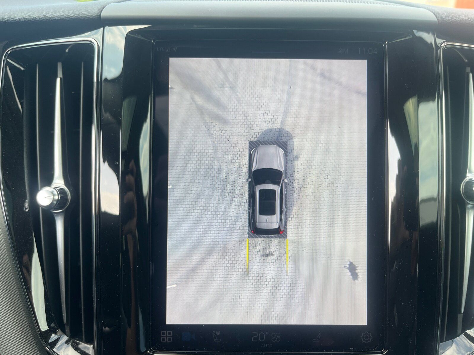 Volvo XC60 T6 Hybrid AWD Plus Dark *AHK*360°K+NAVI*