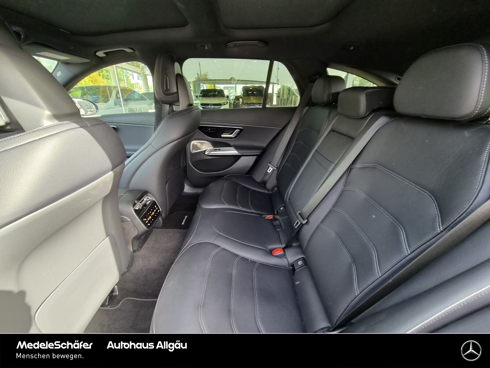 Mercedes-Benz E 220 T d 4M AMG Night Premium+ 20" Airmatic Pan