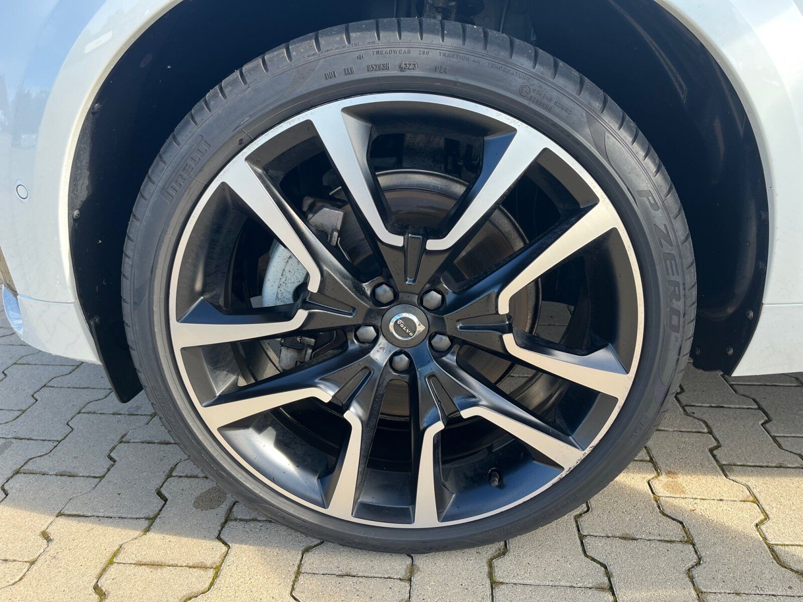Volvo XC 60 T8 AWD Ultra Dark (EURO 6d) NAVI+SITZH+LED