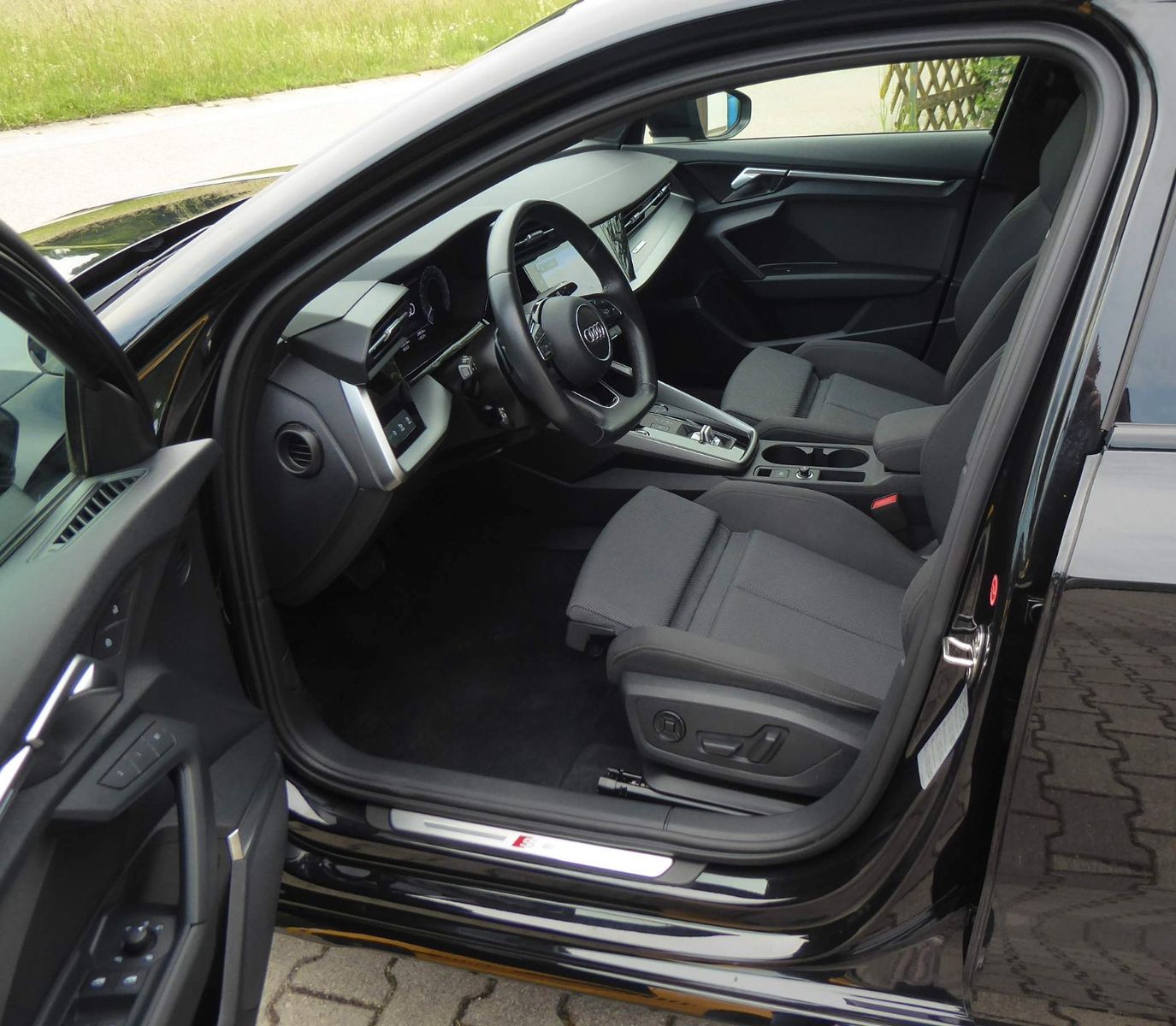 Audi A3 Sportback 45 TFSIe S-LINE/HEAD-UP/VIRTUAl/18"