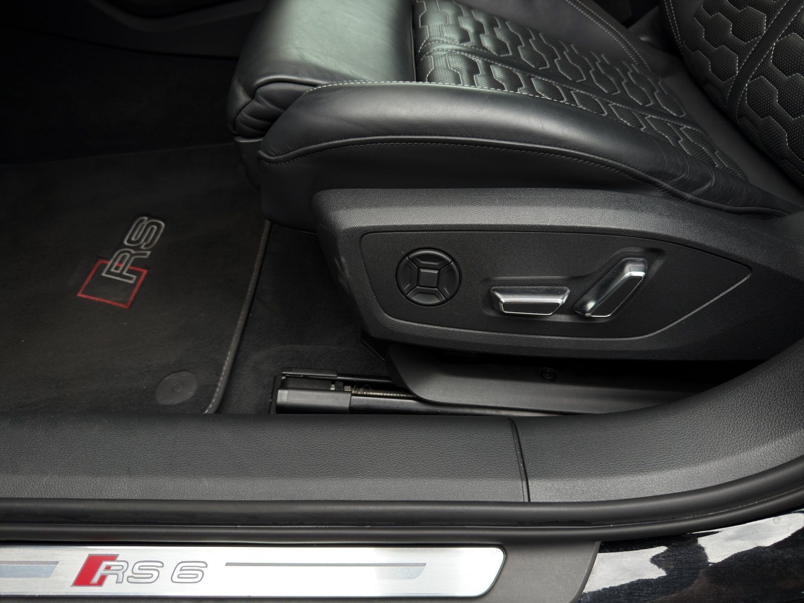 Audi RS6 Avant 4.0 TFSI Q LM22 RS-PAKET KAMERA BuO