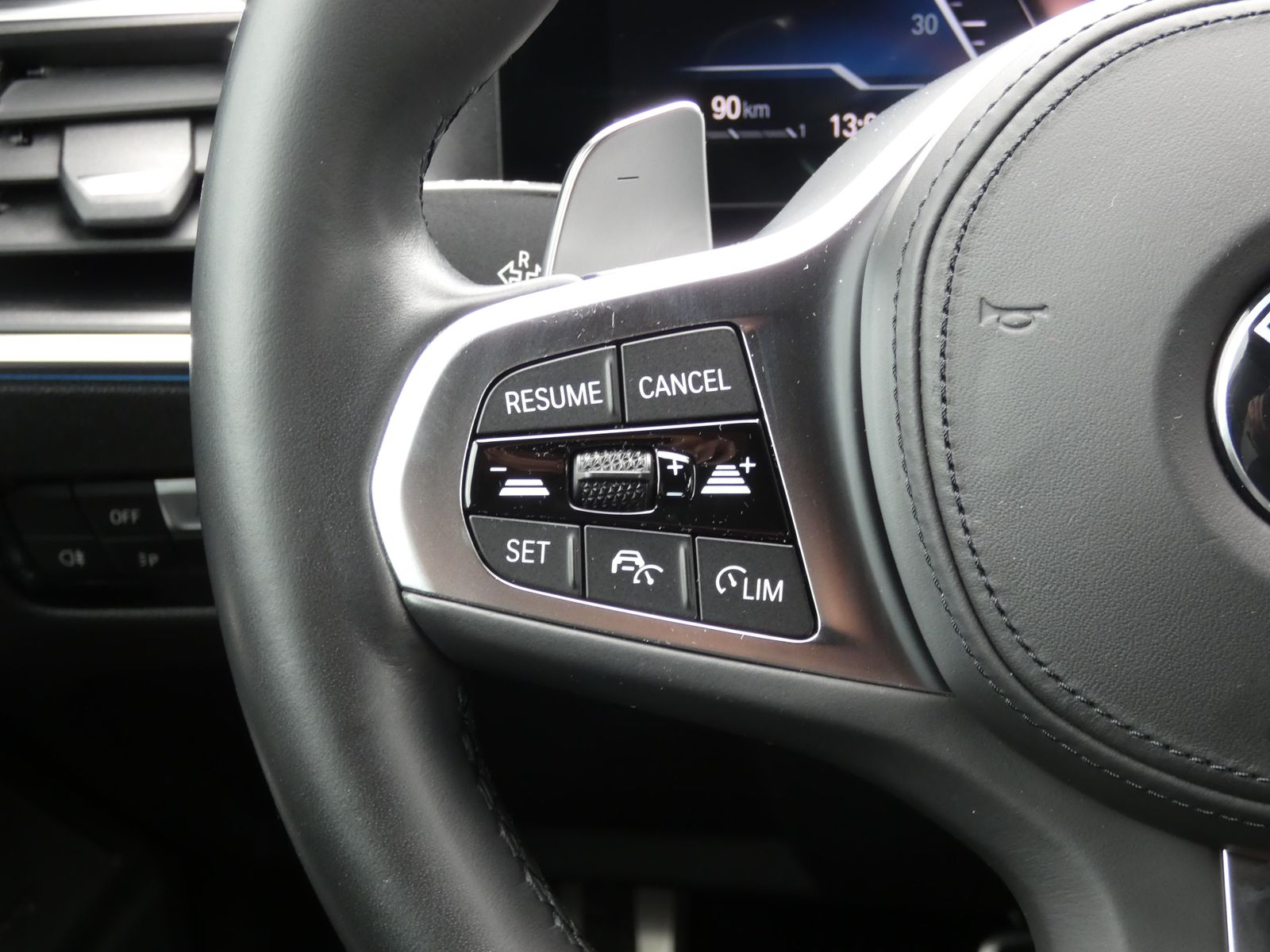 BMW 320d xDrive M Sportpaket - Samsaru's Car Outlet