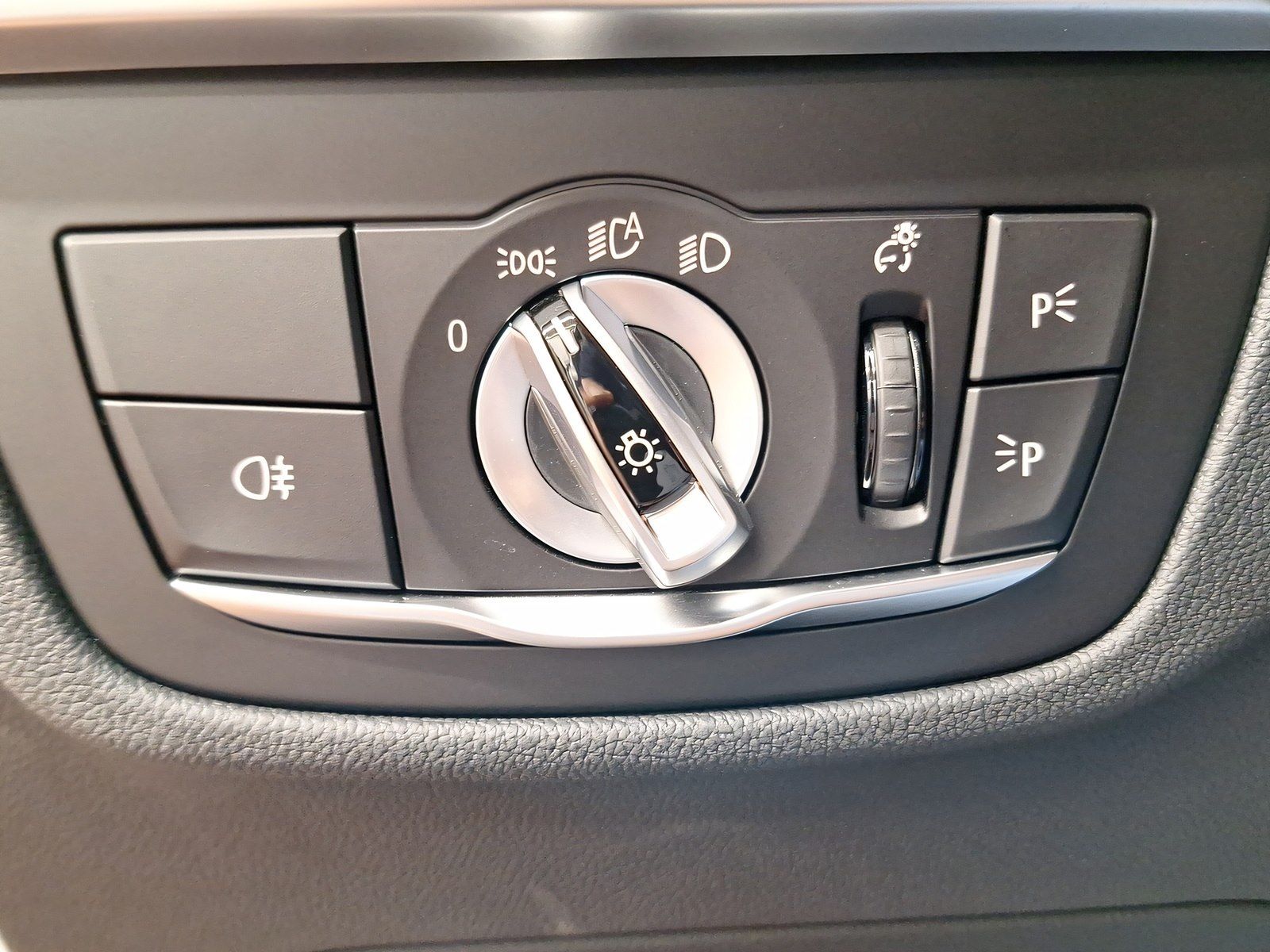 BMW X3 xDrive20i - Samsaru's Car Outlet