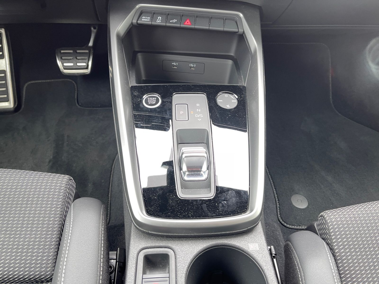 Audi A3 Sportback 40 TFSe S-Line - Samsaru's Car Outlet