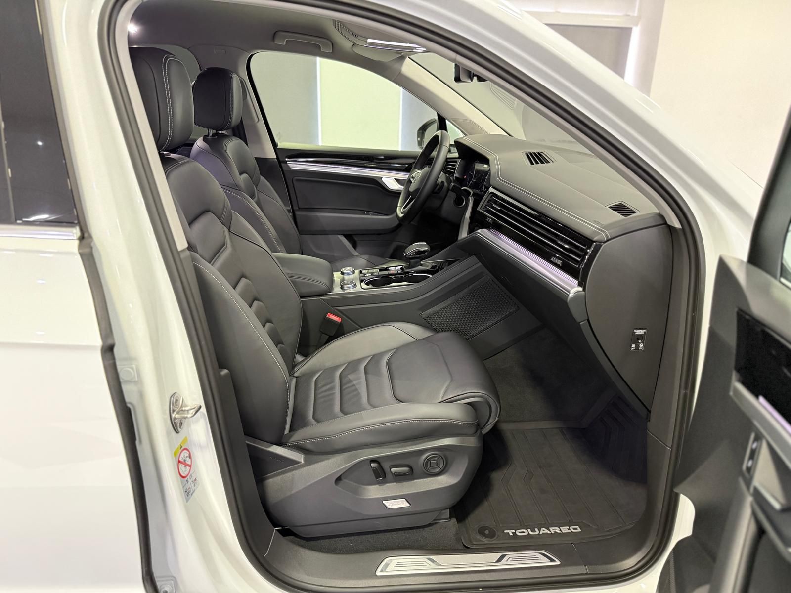 Volkswagen Touareg Elegance 4Motion - Samsaru's Car Outlet
