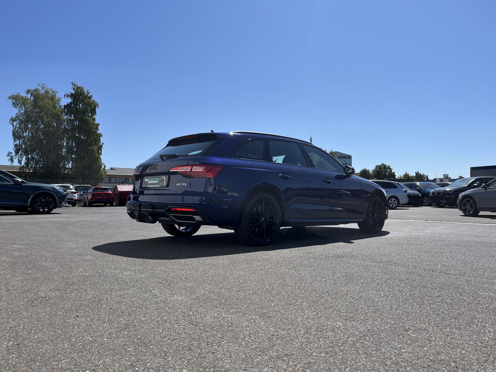 Audi A4 Avant 40 2.0 TDI S-Line - Samsaru's Car Outlet