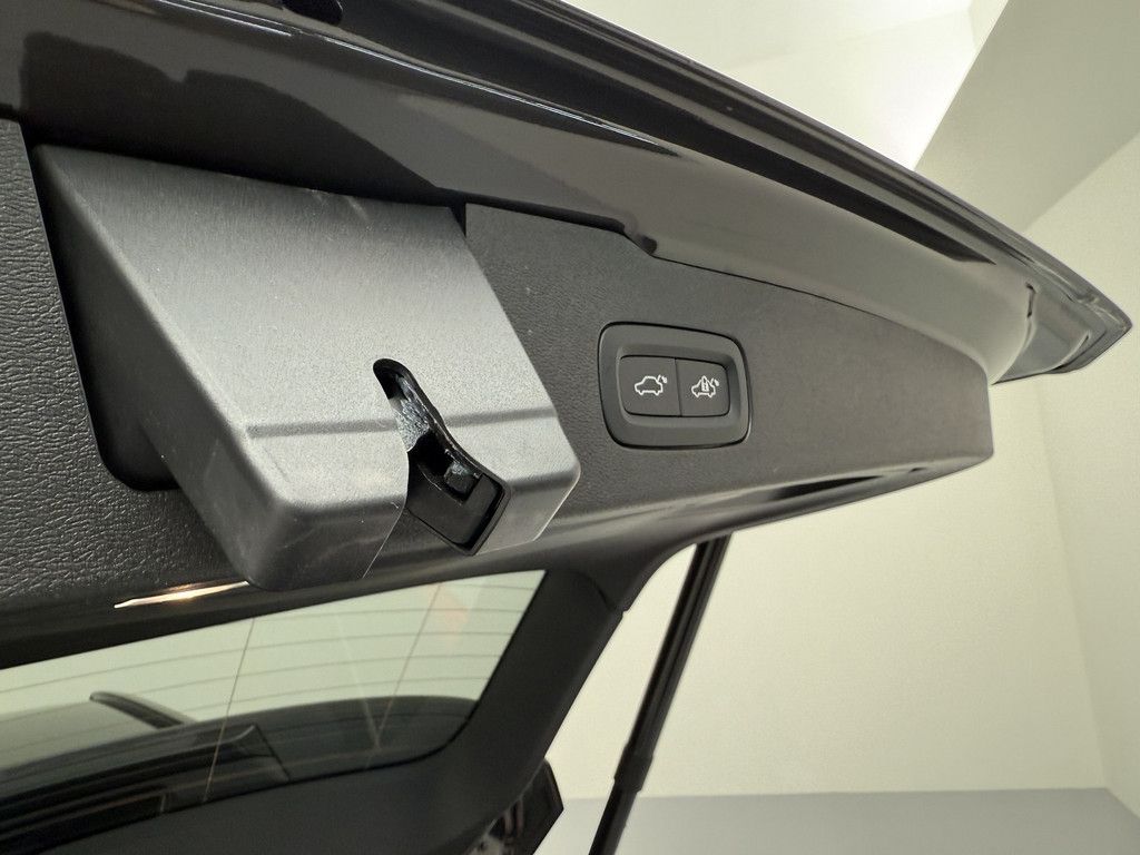 Volvo V60 T6 Plus Dark Plug-In Hybrid AWD STANDHZ 360°