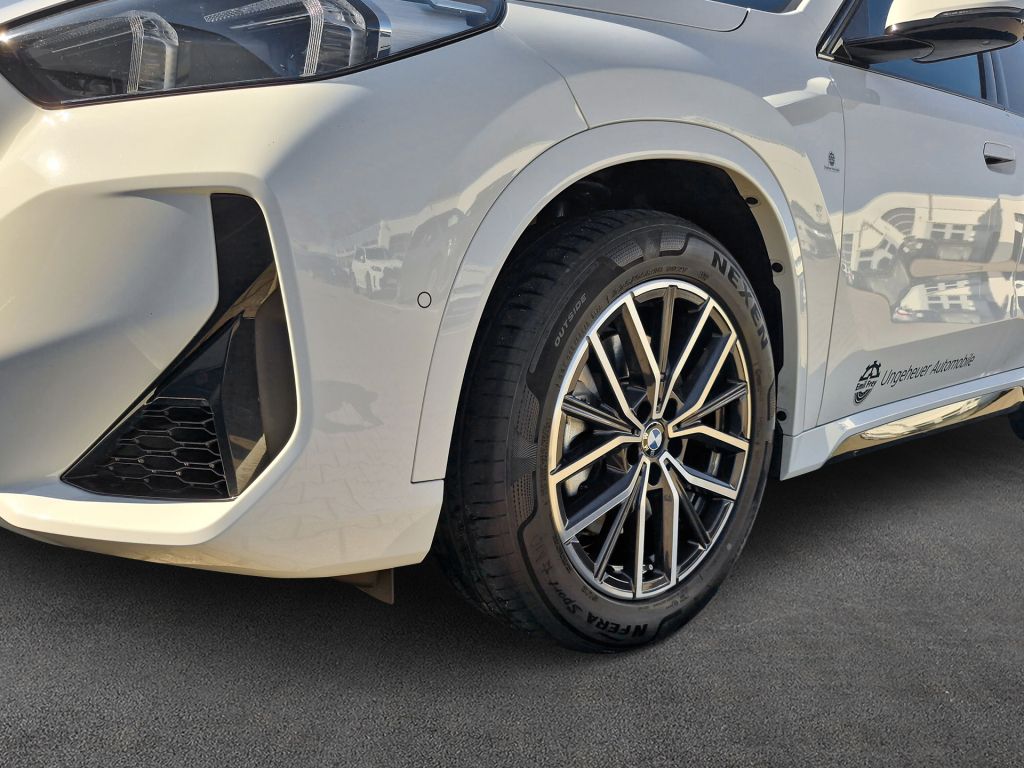 BMW X1 xDrive23i M Sportpaket - Samsaru's Car Outlet