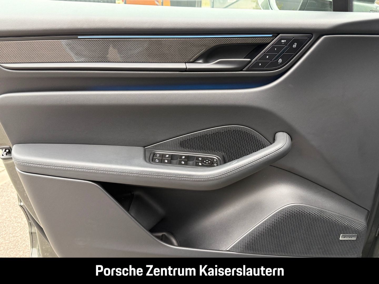 Porsche Macan Turbo 22-Zoll Rückfahrkamera LED-Matrix