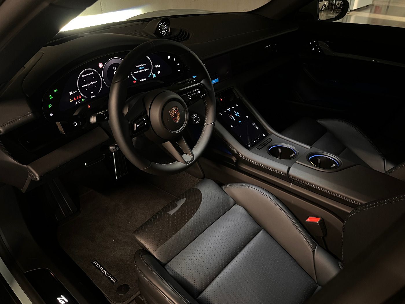 Porsche Taycan 4 Cross Turismo | InnoDrive |
