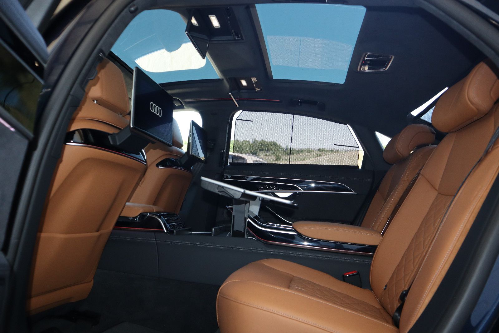 Audi A8L 60 TFSI e lang exclusive S-Line - Samsaru's Car Outlet