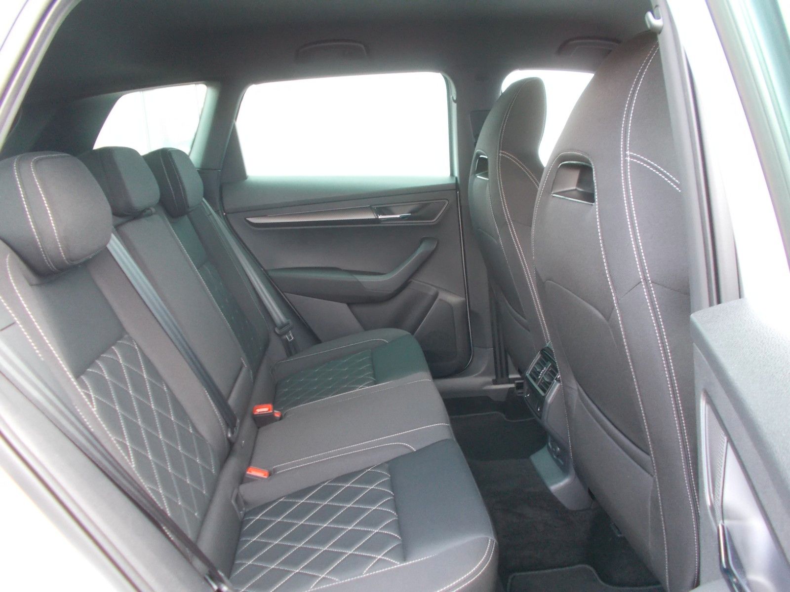 Skoda Karoq  1.5 TSI Sportline * DSG * Navi *AHK *360°