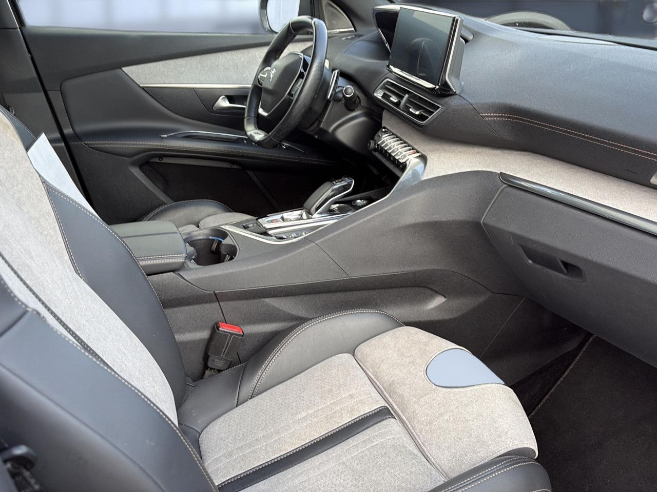 Peugeot 3008 Hybrid4 300 GT Kamera Focal Keyless AHK LED