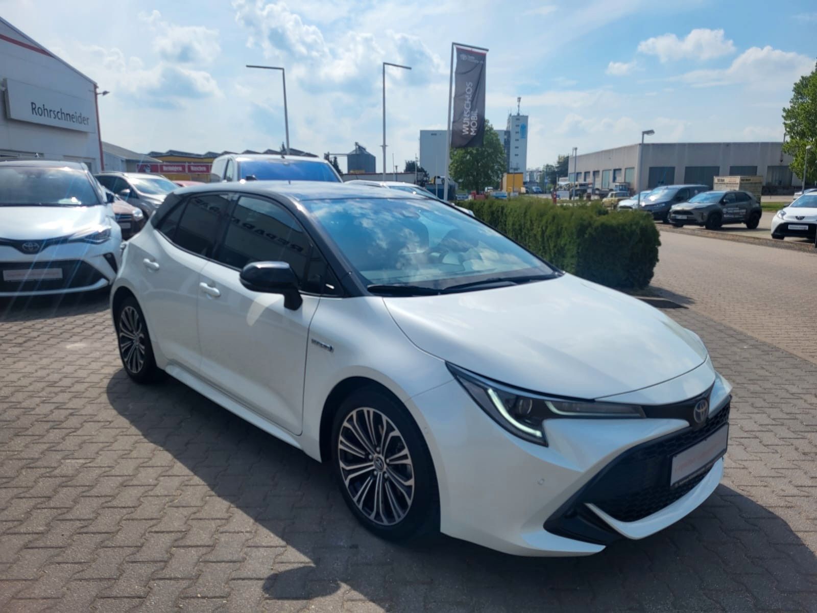 Toyota Corolla Hybrid Club - Samsaru's Car Outlet