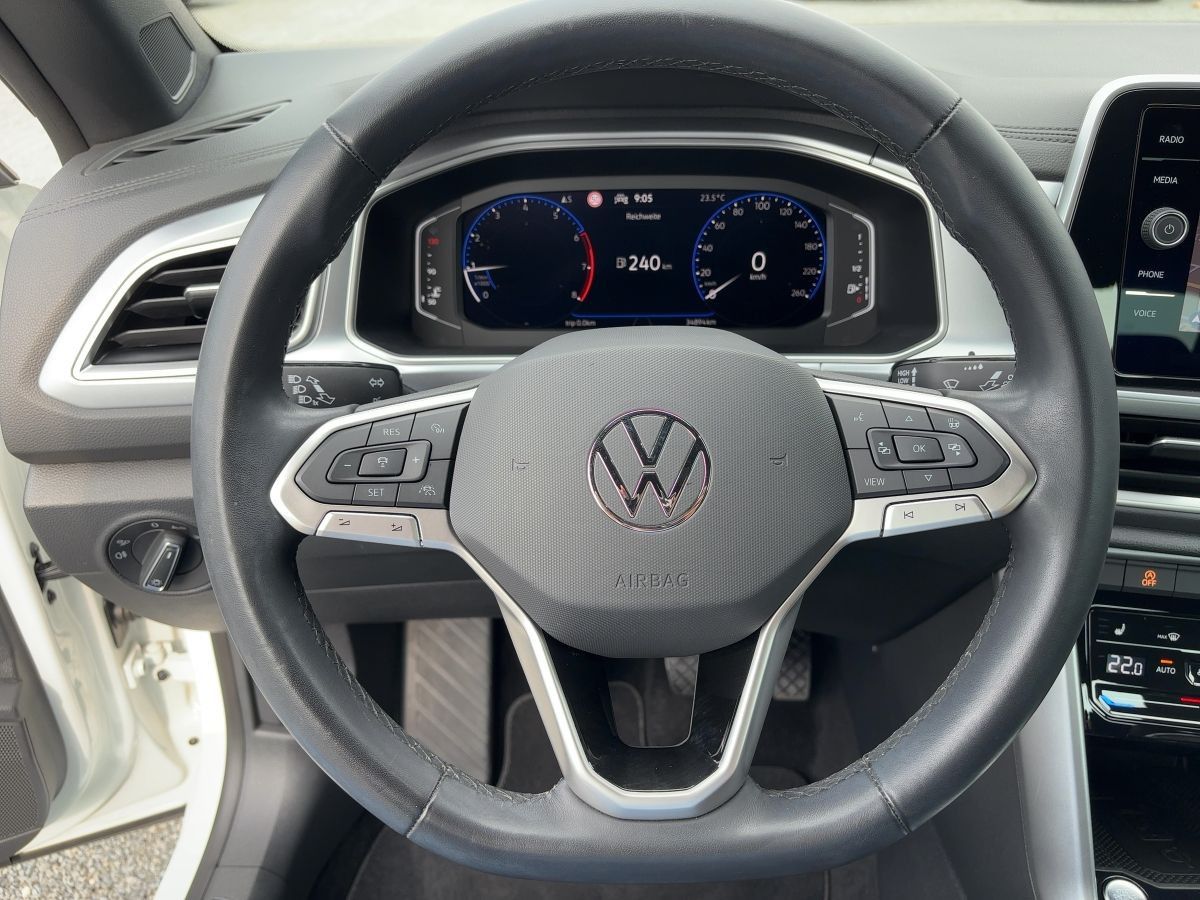 Volkswagen T-Roc Style 1.5 TSI - Samsaru's Car Outlet