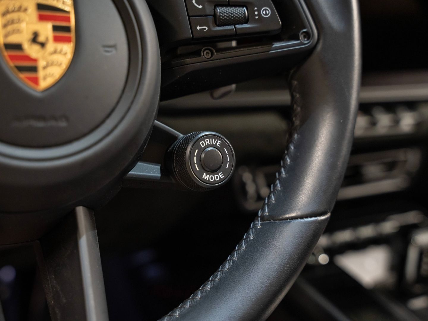 Porsche 992 Carrera 4 GTS Cabriolet InoDrive Burmester