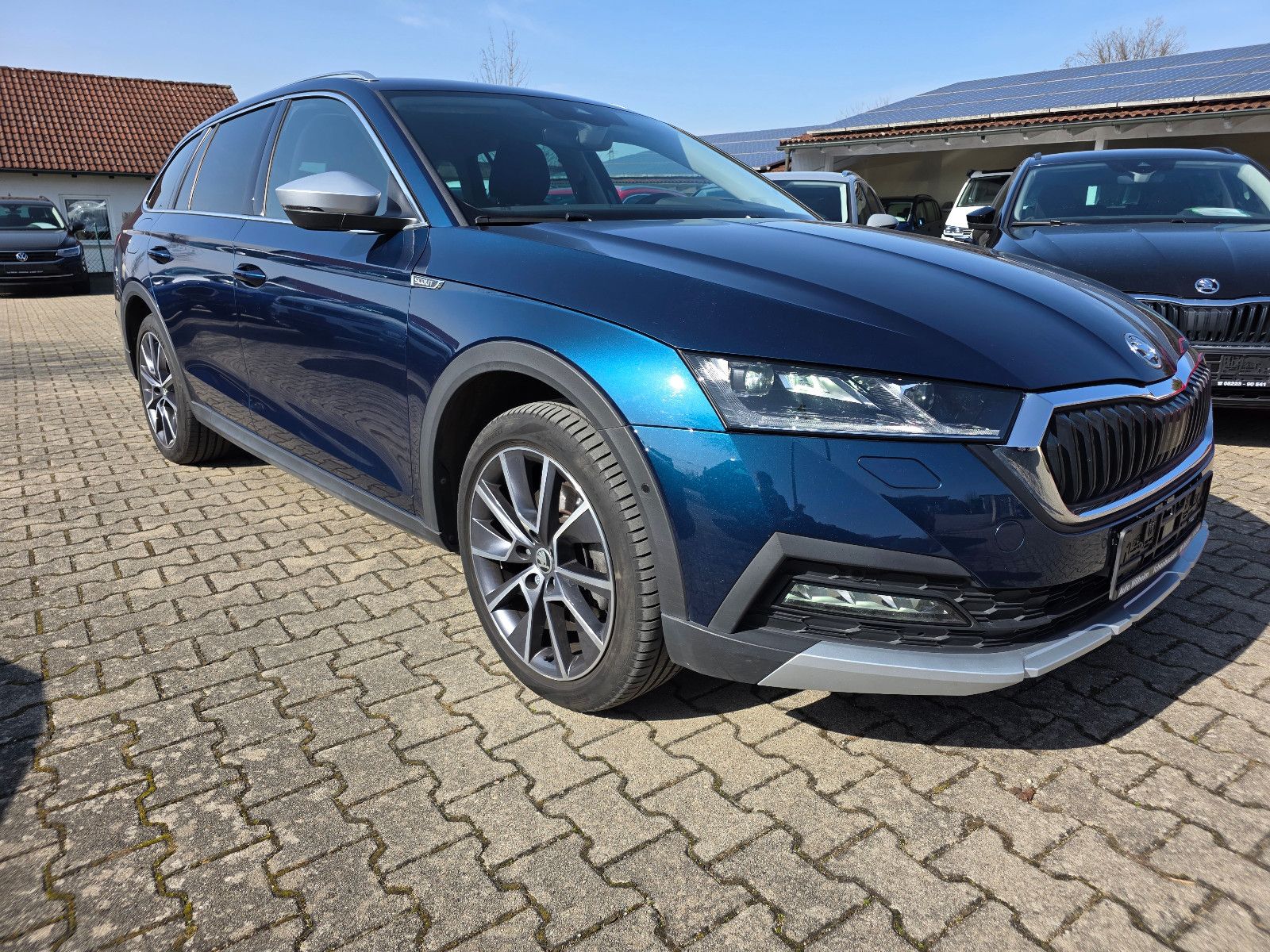 Skoda OctaviaCombi Scout 4x4 AHK Cam Kessy StHz Matrix