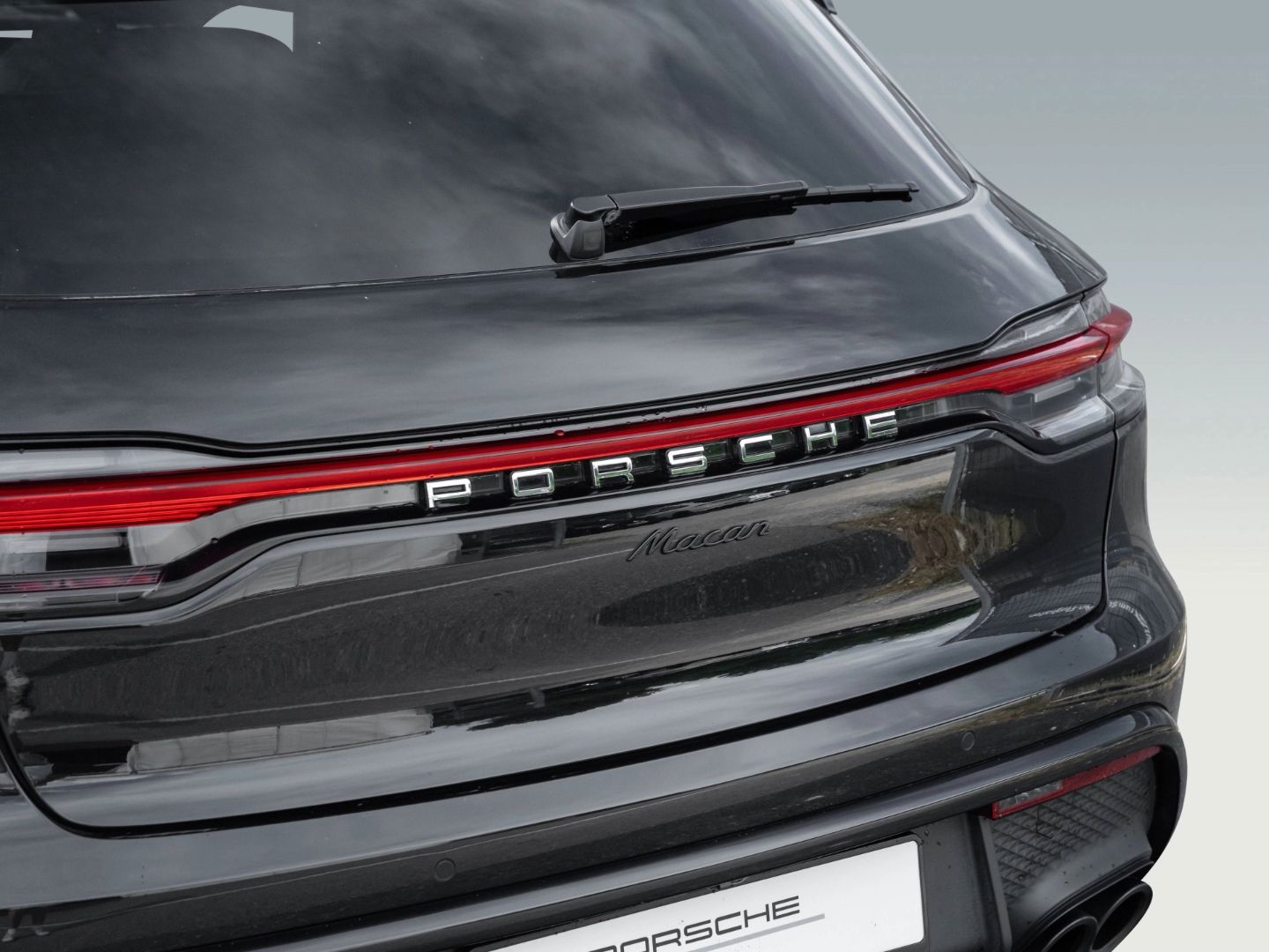 Porsche Macan - Samsaru's Car Outlet