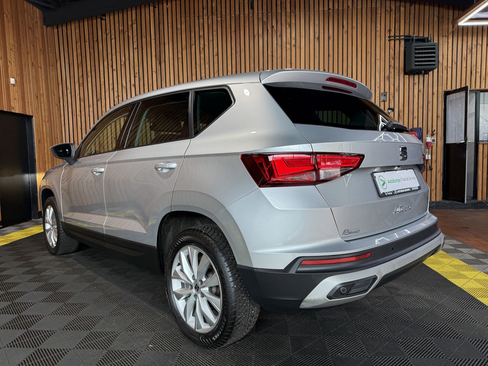 Seat Ateca 2,0 TDI DSG Navi*LED*Kam*Virtual*AHK*Beats