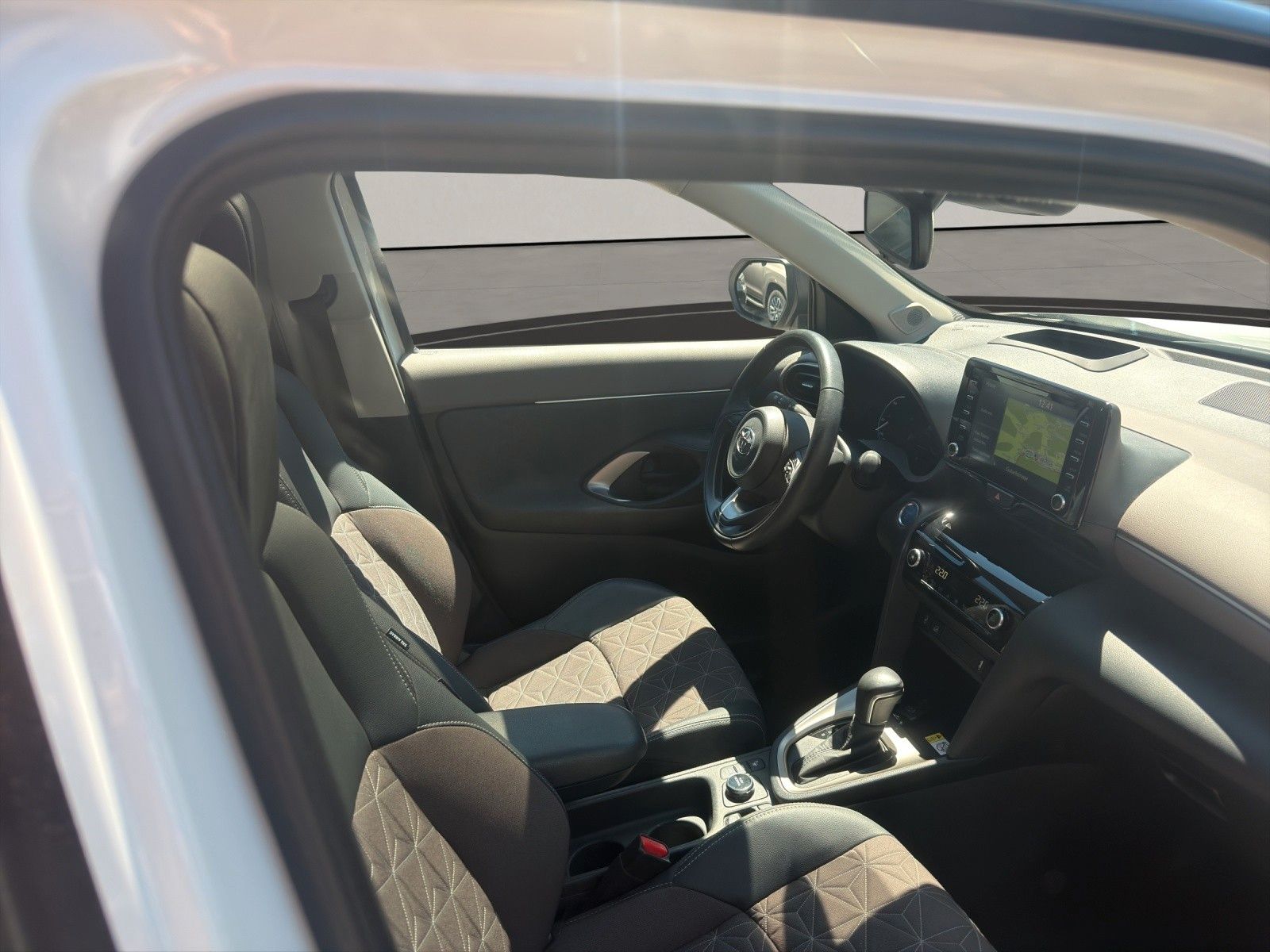 Toyota Yaris Cross Hybrid AWD-i Elegant