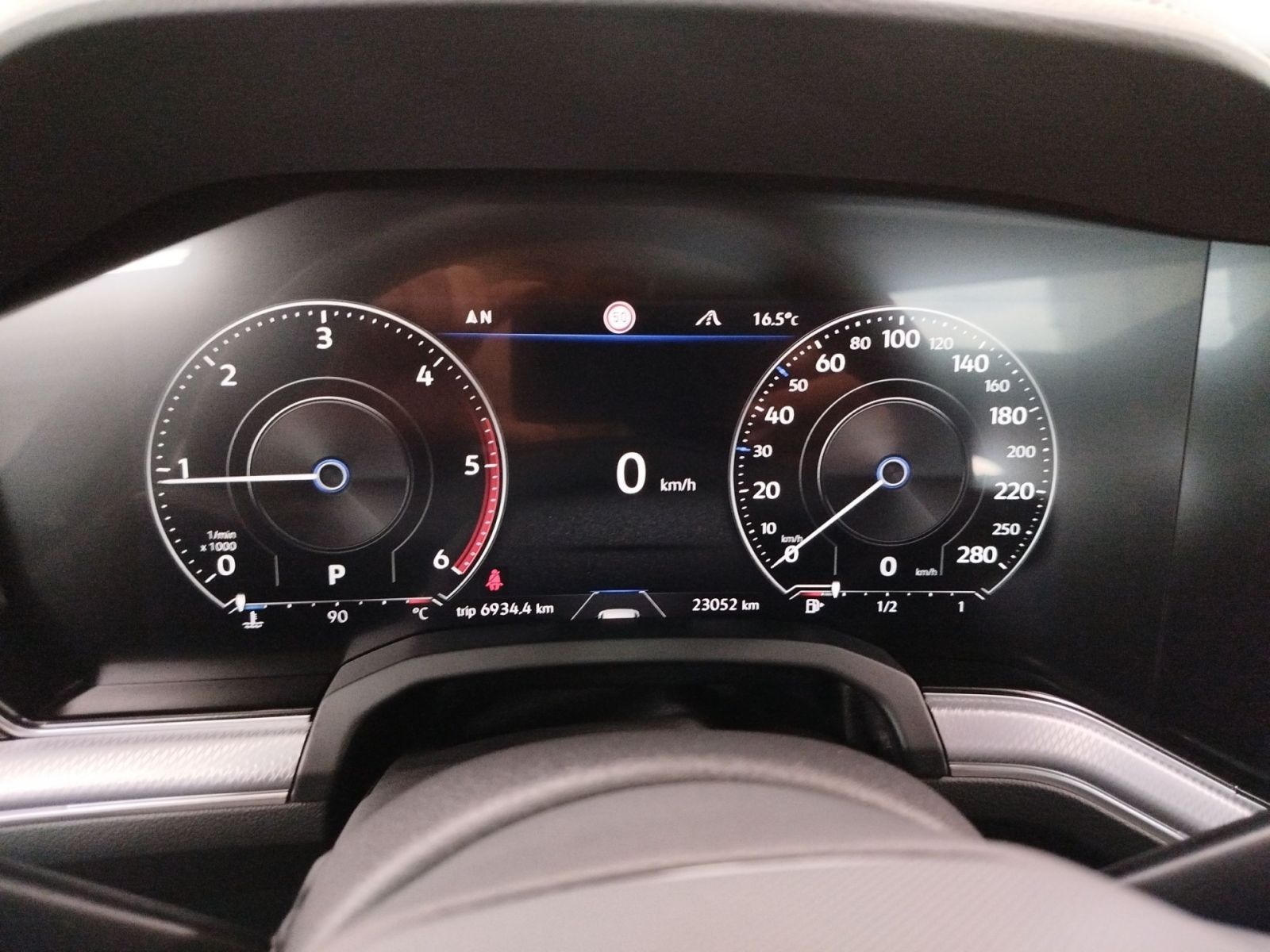 Volkswagen Touareg 3.0 TDI 4Motion R-Line - Samsaru's Car Outlet