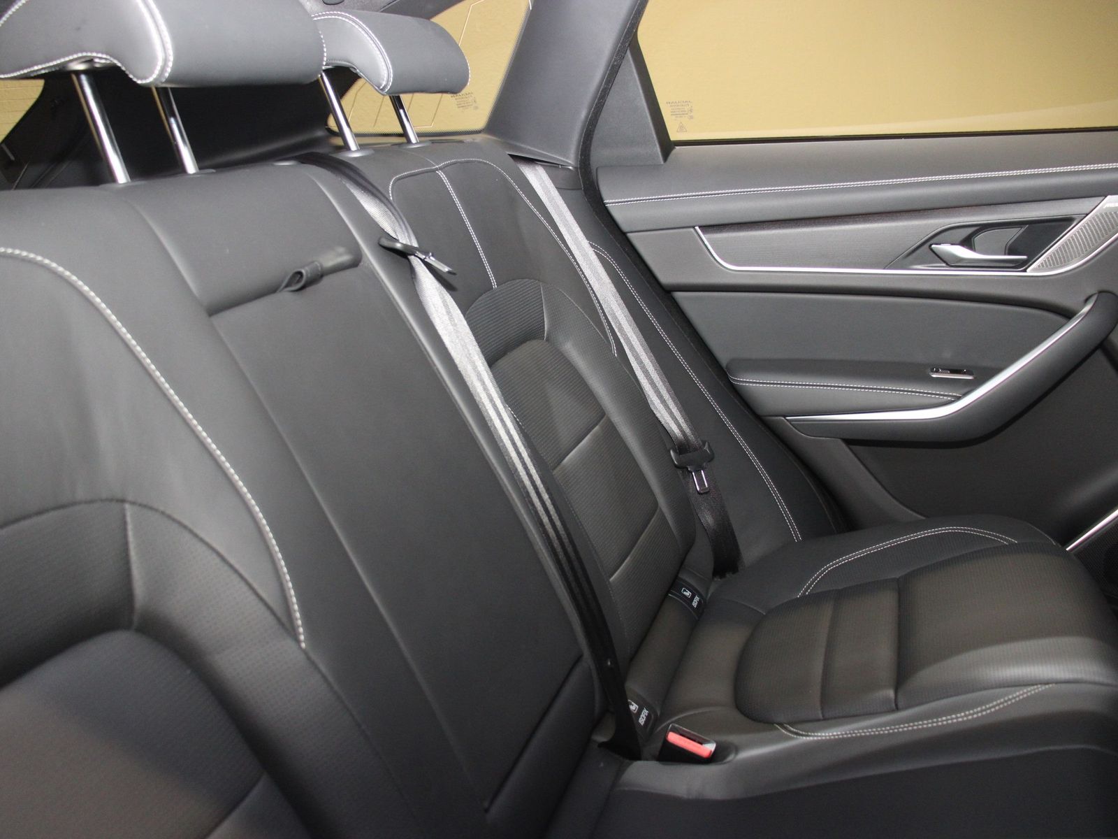 Jaguar F-Pace D300 R-Dynamic HSE AWD inkl. Winterkomple