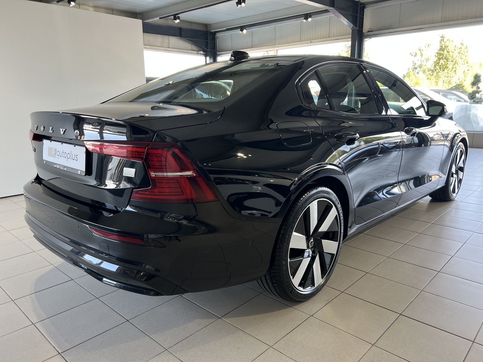 Volvo S60 T8 Ultimate Dark Recharge AWD B&W Massage