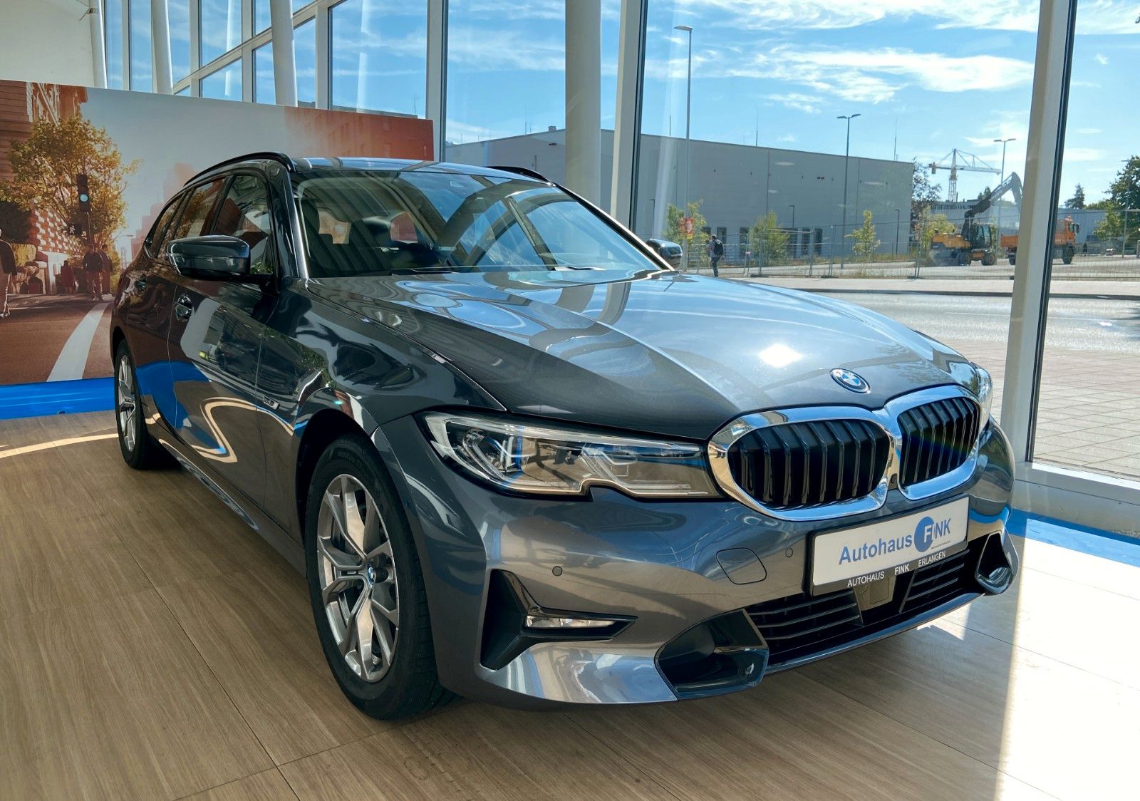BMW 330e xDrive T. Sport Line - Samsaru's Car Outlet