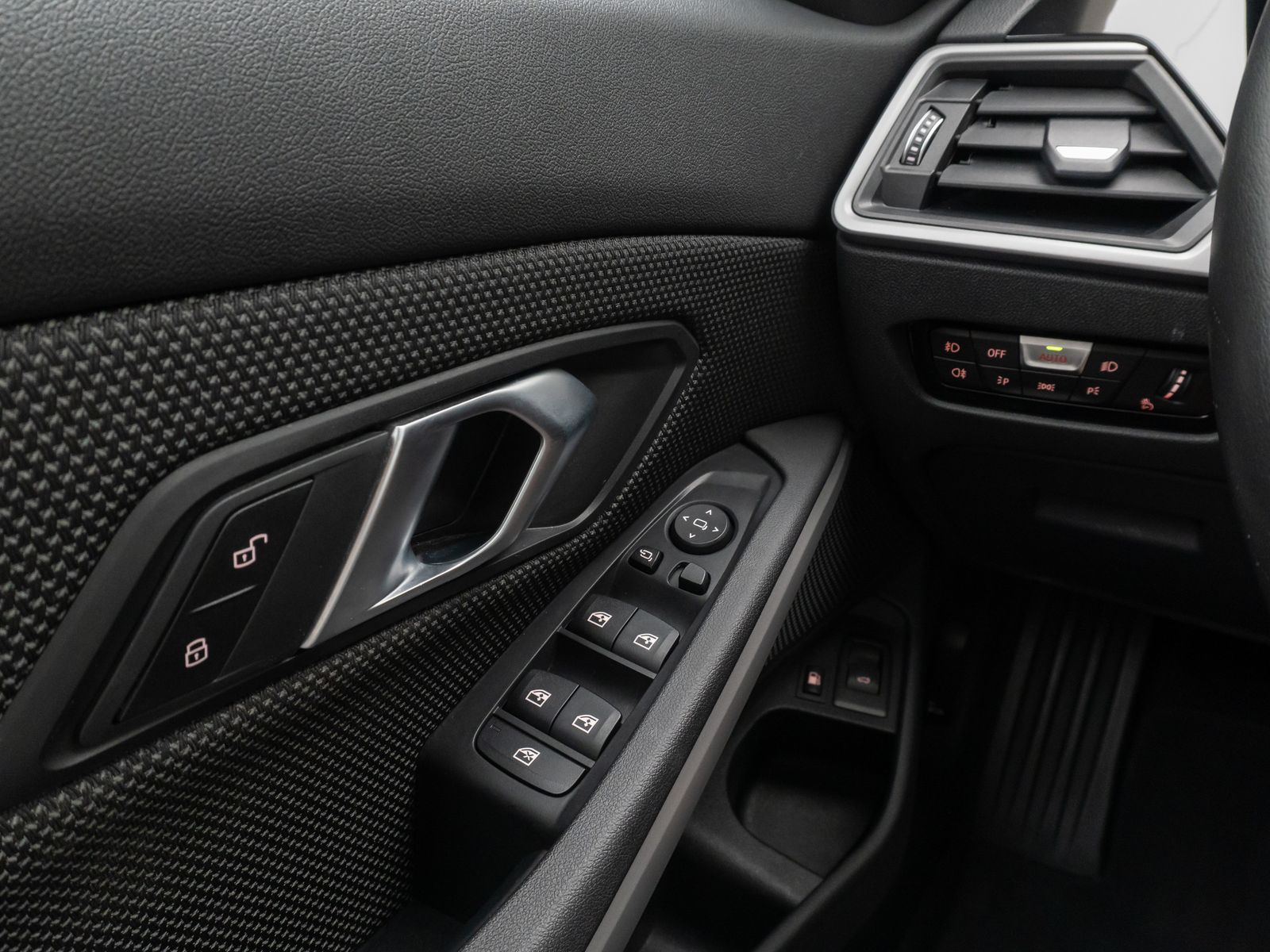 BMW 330e xD - Samsaru's Car Outlet