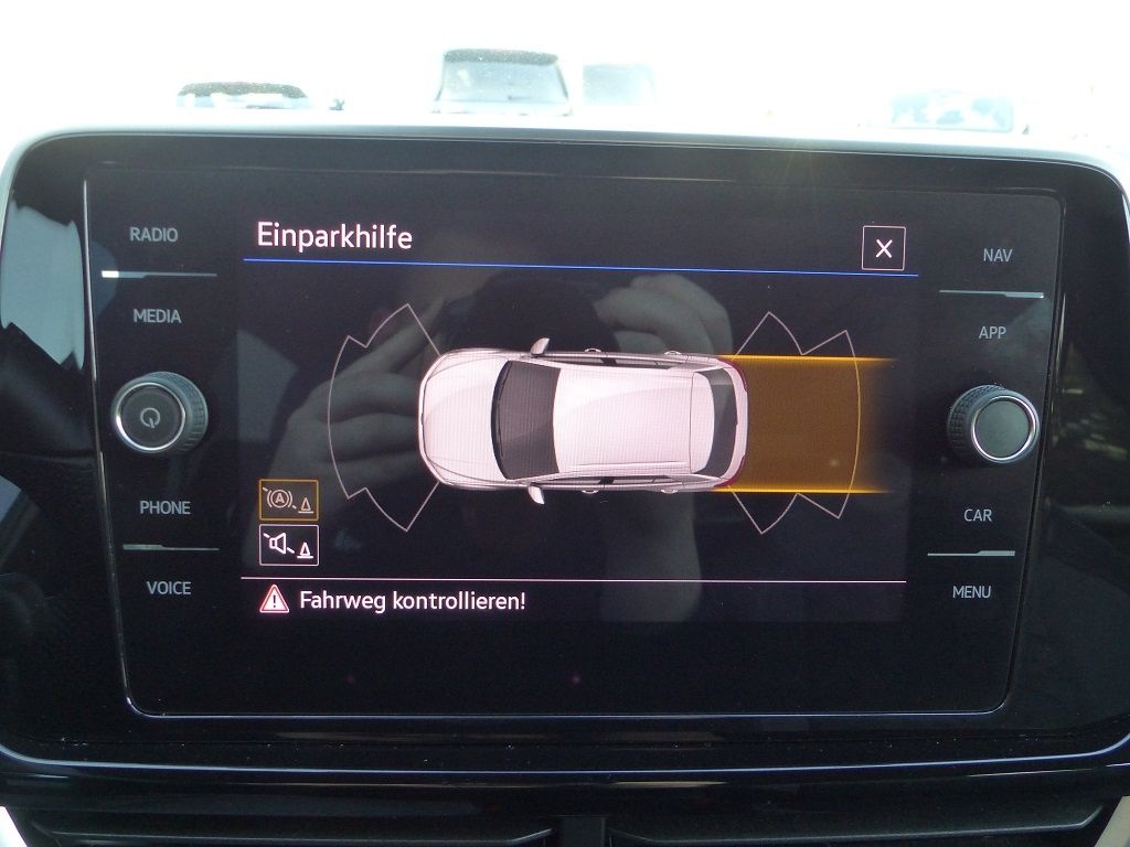 Volkswagen T-Roc 1.5 TSI DSG R-Line - Samsaru's Car Outlet