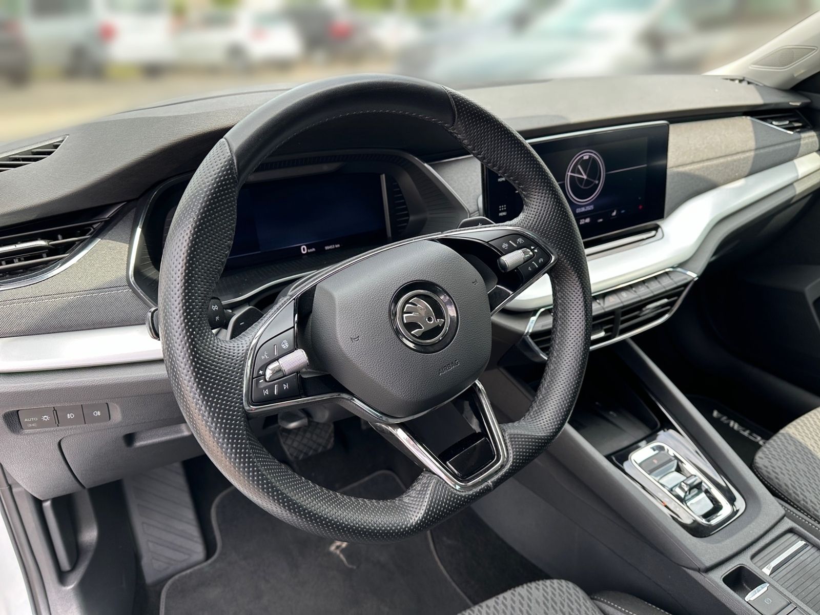 Skoda Octavia Combi 2.0 TDI DSG STYLE - Samsaru's Car Outlet