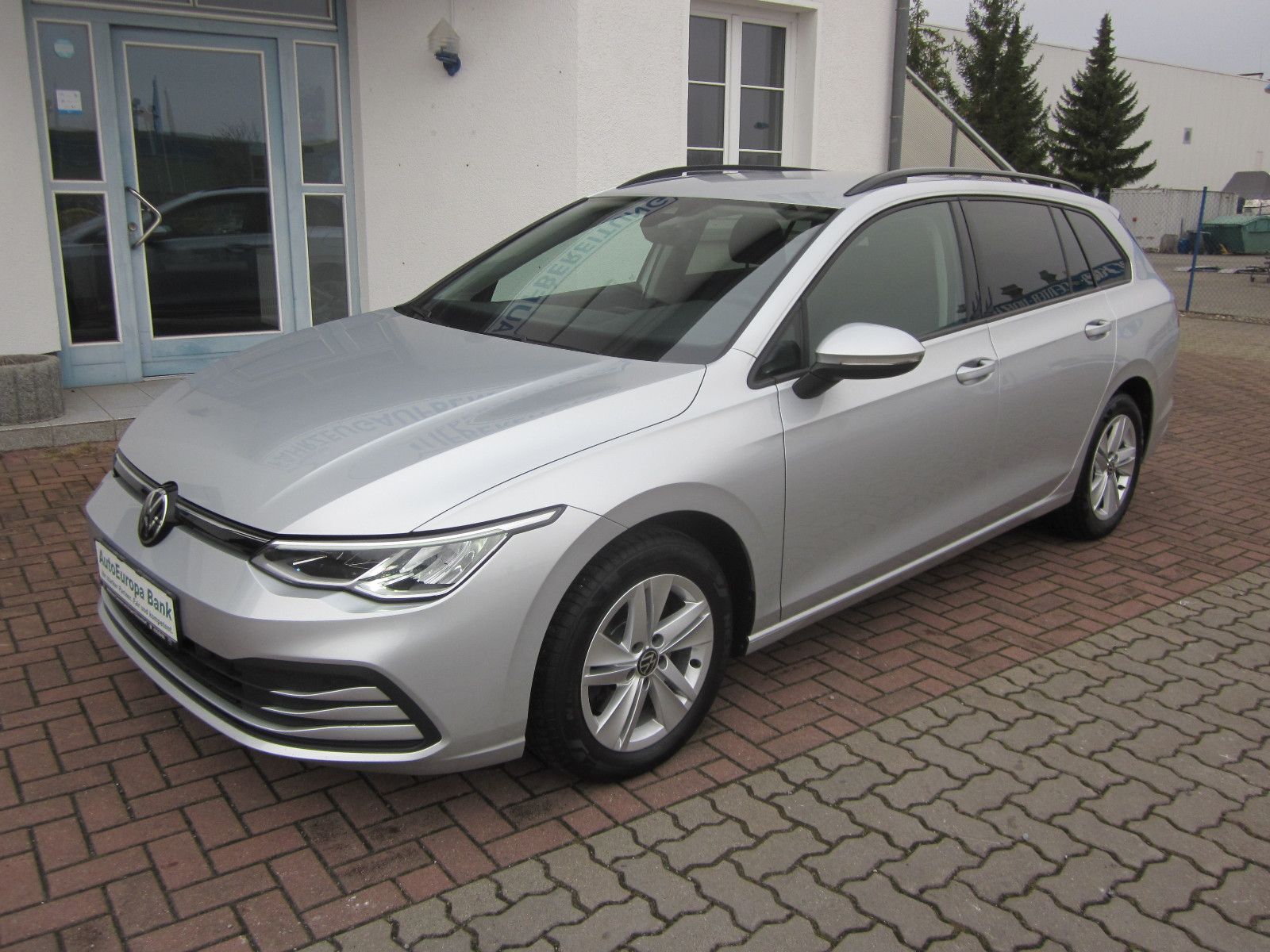 Volkswagen Golf VIII Variant Life - Samsaru's Car Outlet