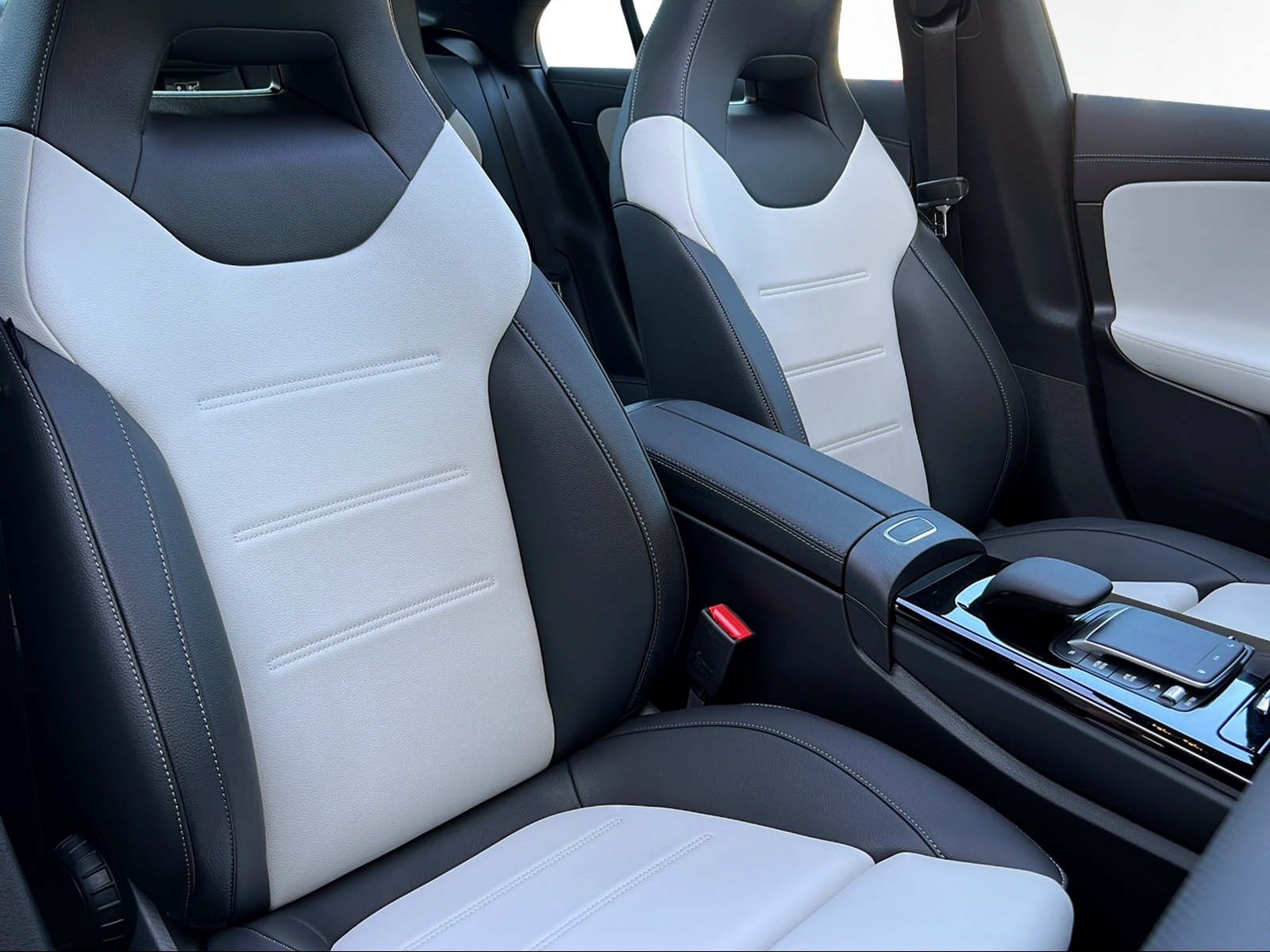 Mercedes-Benz CLA 180 AMG-Line - Samsaru's Car Outlet