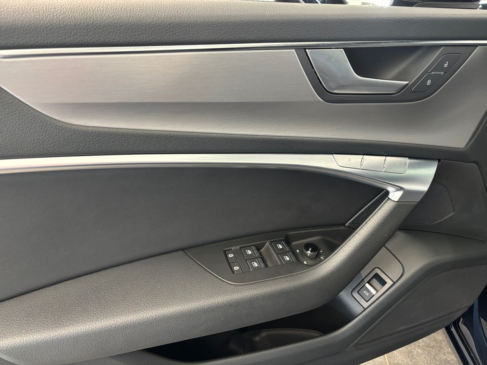 Audi A6 Avant 45 TFSI S line S tronic - Samsaru's Car Outlet