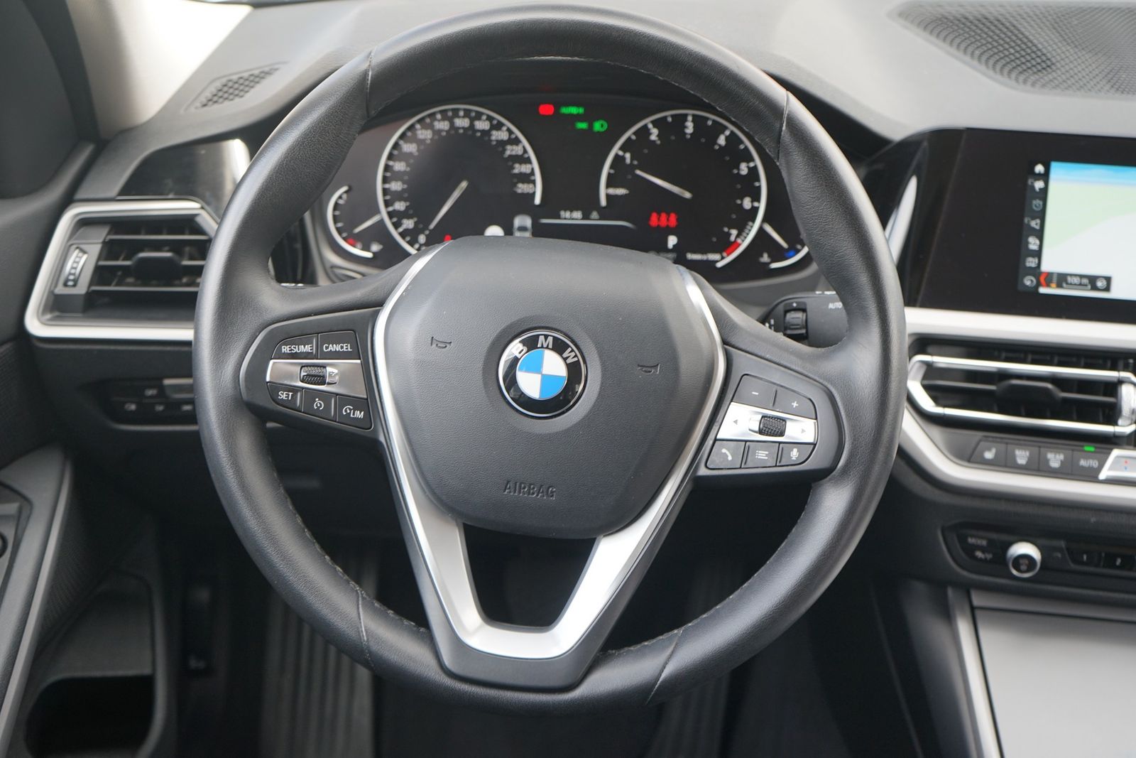 BMW 320i Advantage - Samsaru's Car Outlet