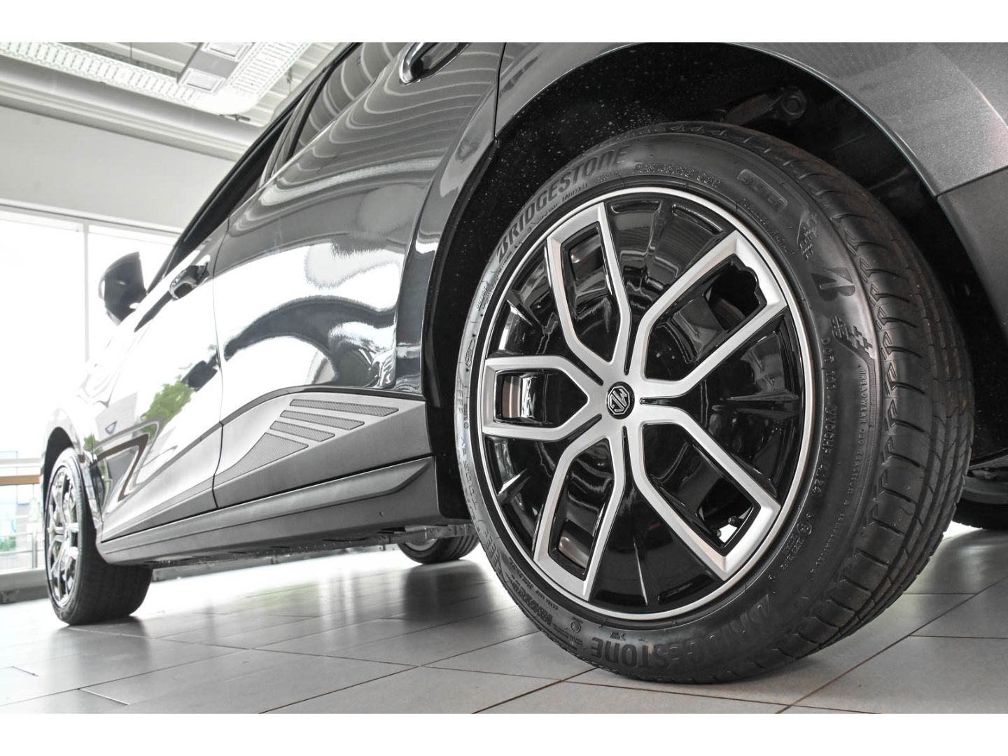 MG4 LUXURY 64 kWh+NAV+PILOT+360 °+LED+DAB + APPL